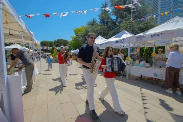 Meraklı Tilki Kitaplığı, 2026 Kadıköy Belediyesi Çevre Festivali’ndeydi! 10 Çevre Festivali 2026 9